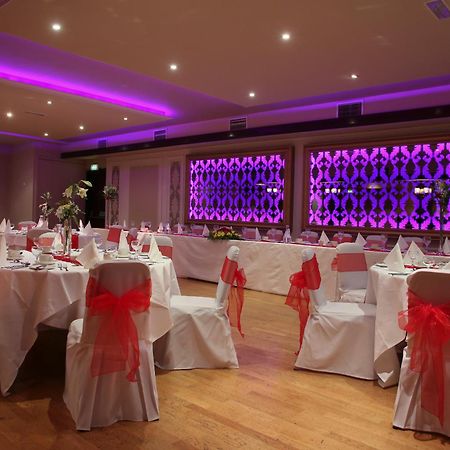 The Carraig Hotel Carrick on Suir Bagian luar foto