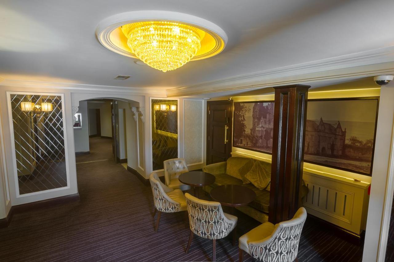 The Carraig Hotel Carrick on Suir Bagian luar foto