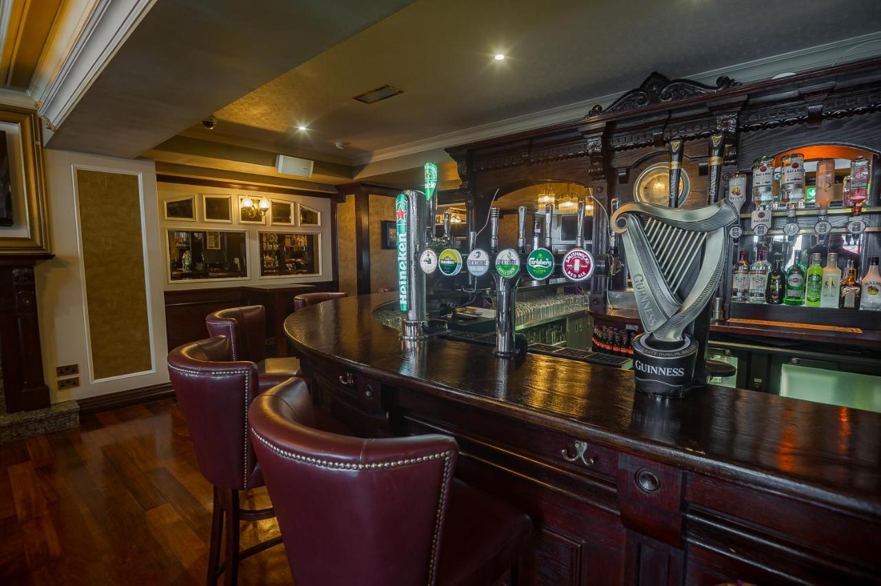 The Carraig Hotel Carrick on Suir Bagian luar foto