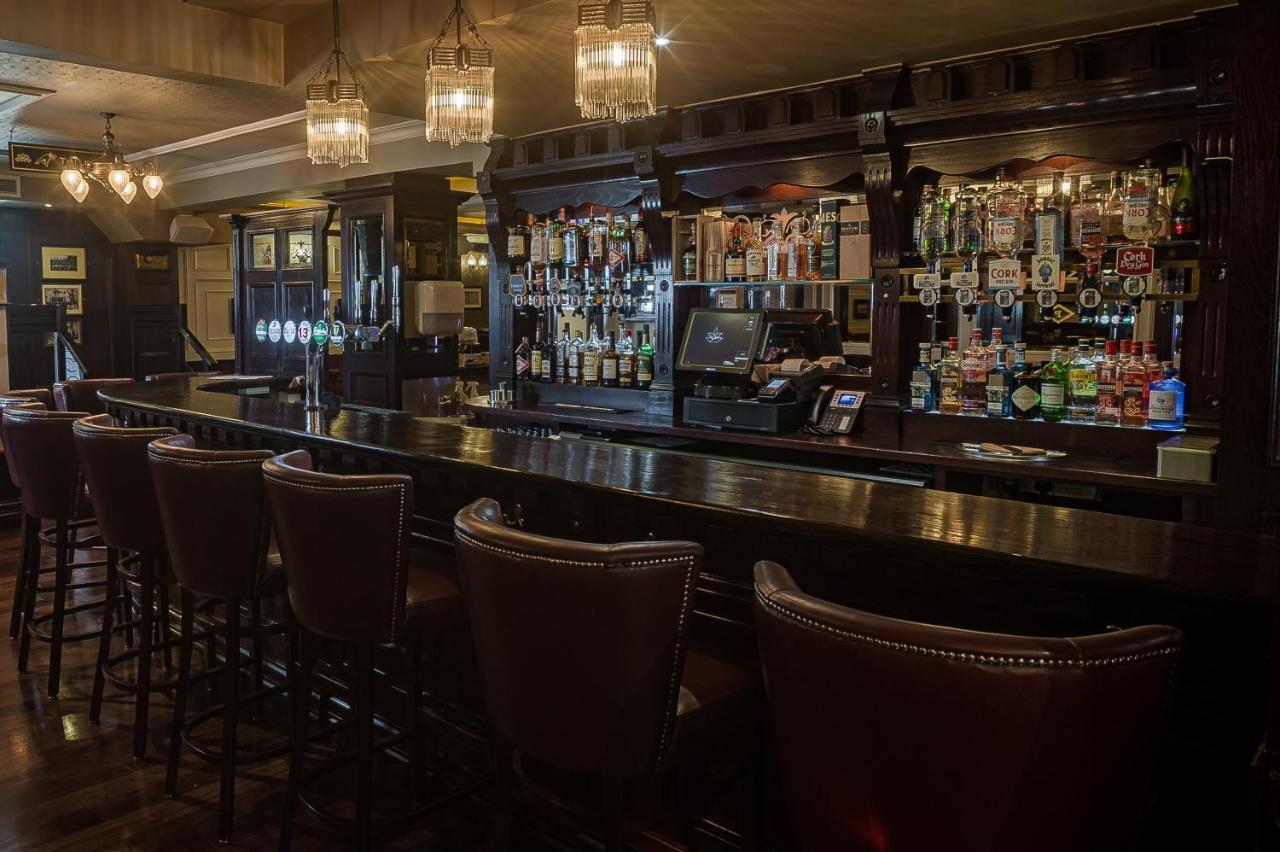 The Carraig Hotel Carrick on Suir Bagian luar foto