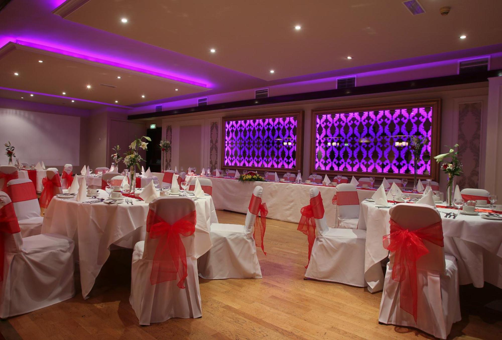 The Carraig Hotel Carrick on Suir Bagian luar foto